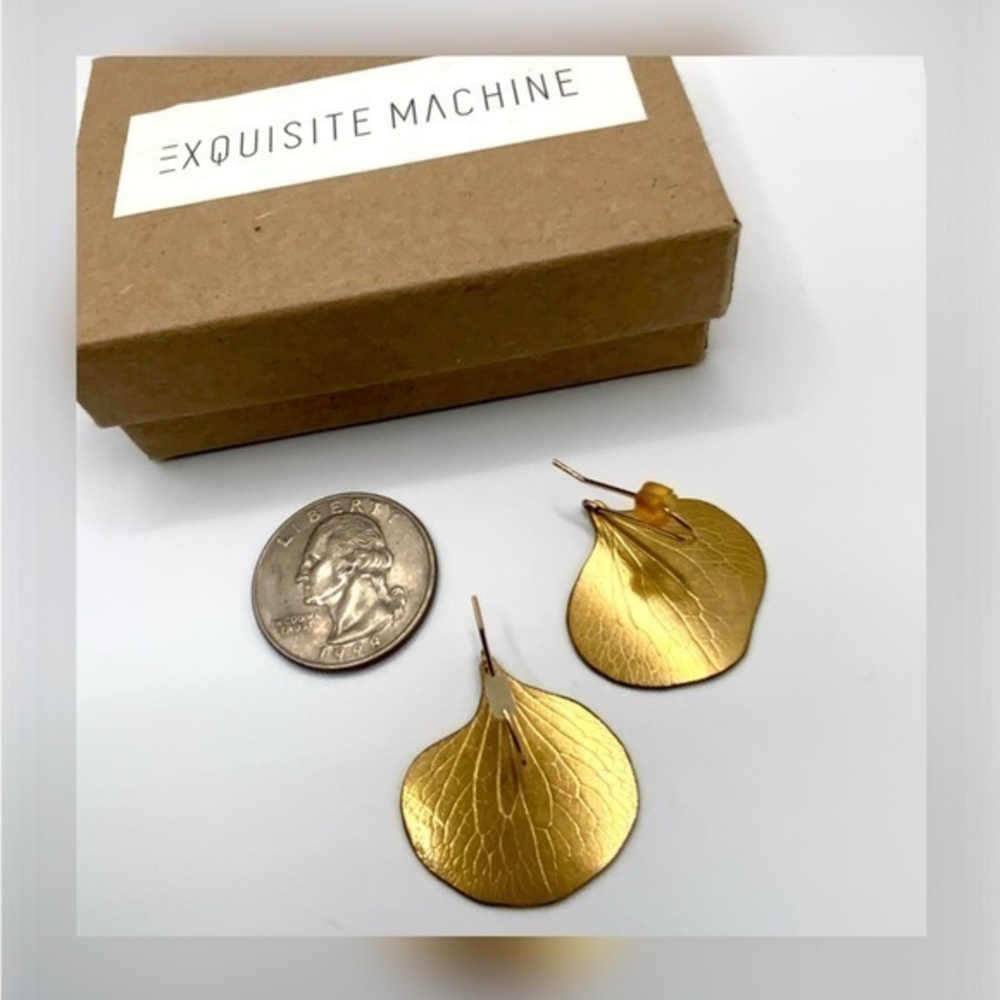 Machine Gold Metal Root Bulb Dangle Earrings 1.5”